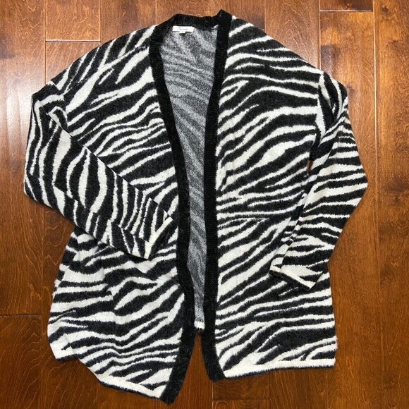 89th + Madison Buttonless Cardigan Zebra Black Striped Plus Women's Size 2XL - Picture 3 of 9